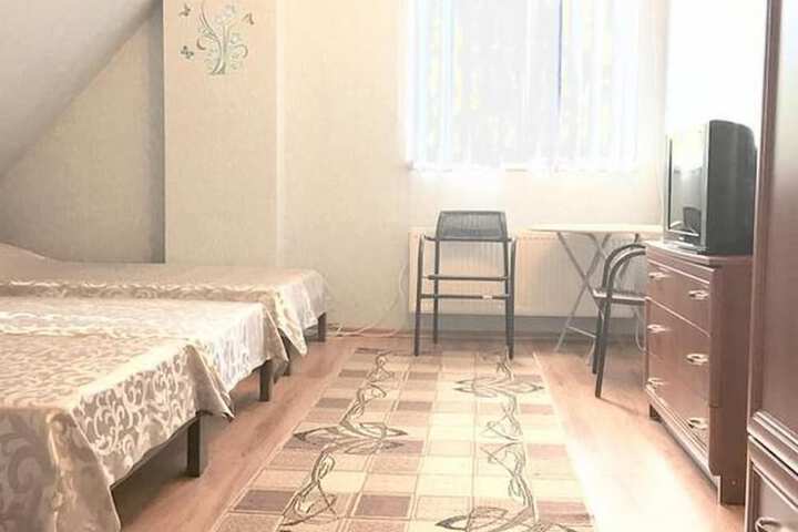 Room 27 of 46