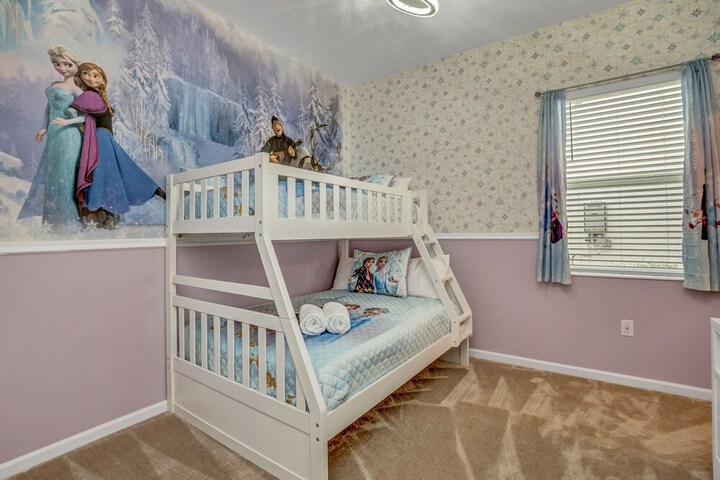 Room 27 of 44
