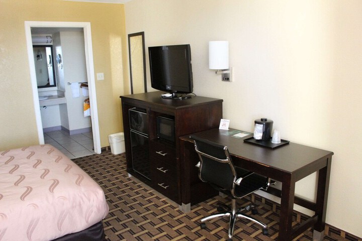 Room 11 of 49