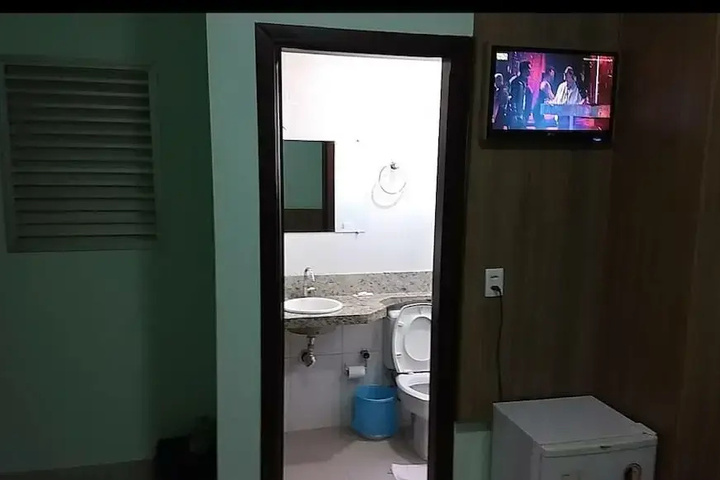 Room 8 of 20