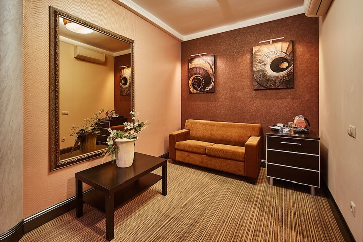 Room 25 of 73