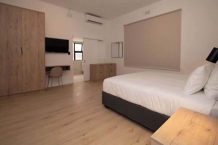 Room 17 of 37
