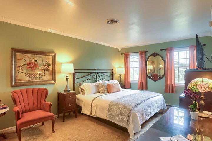Room 3 of 116