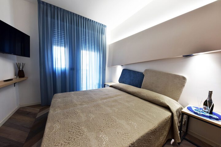 Room 11 of 70