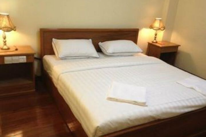 Room 15 of 32