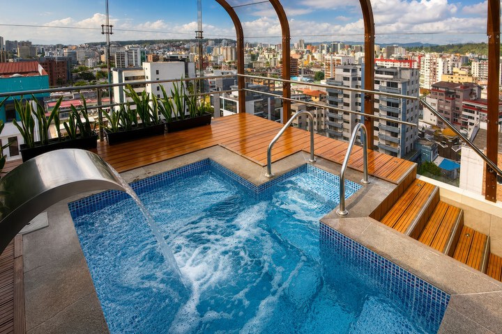Pool 52 of 98