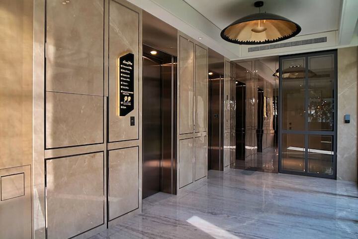 Ballroom/Hall 55 of 57