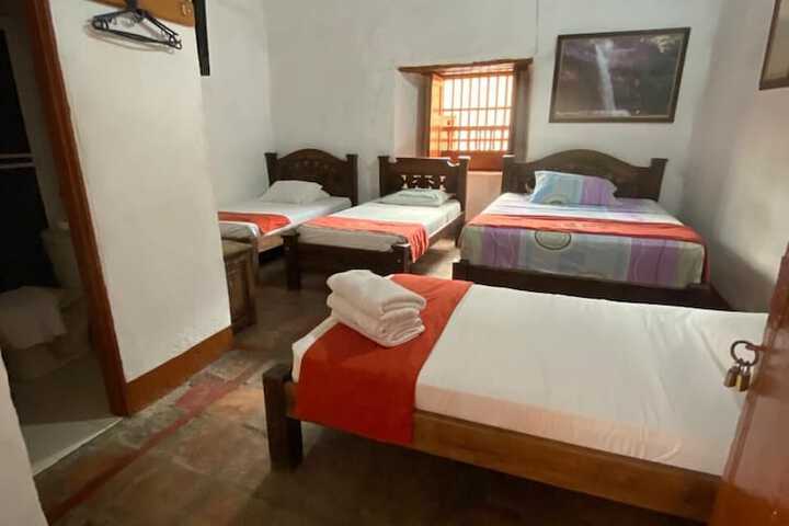 Room 13 of 27