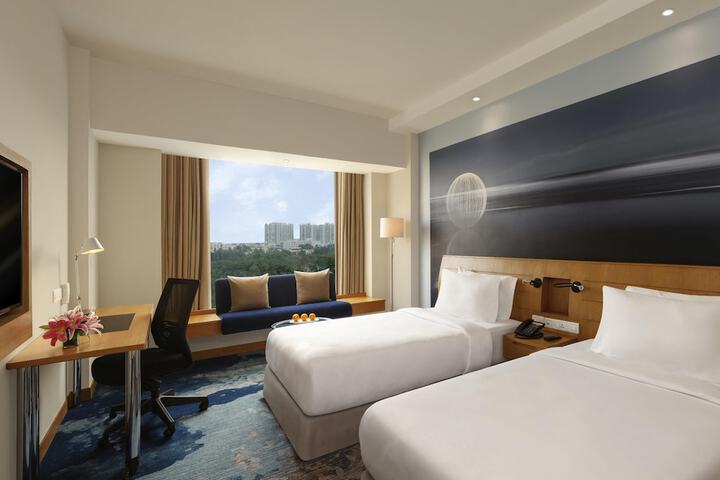Room 26 of 126