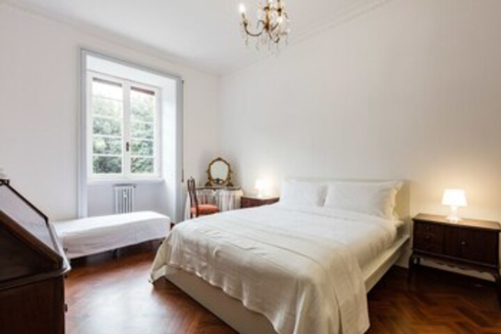 Room 5 of 24