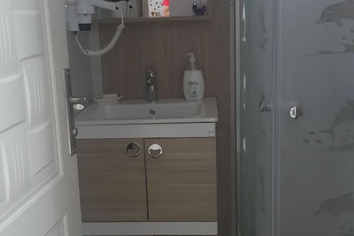 Room 4 of 45