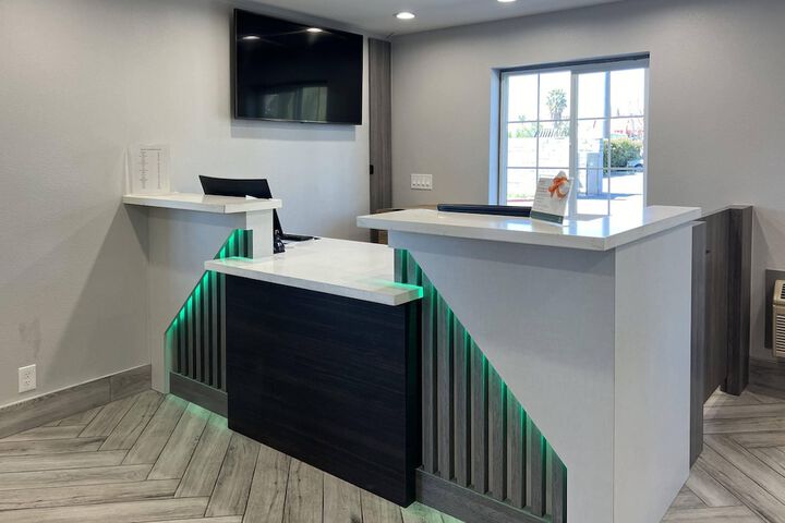 Entrance & Lobby