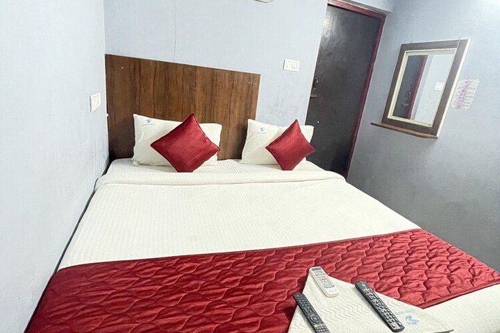 Room 8 of 28