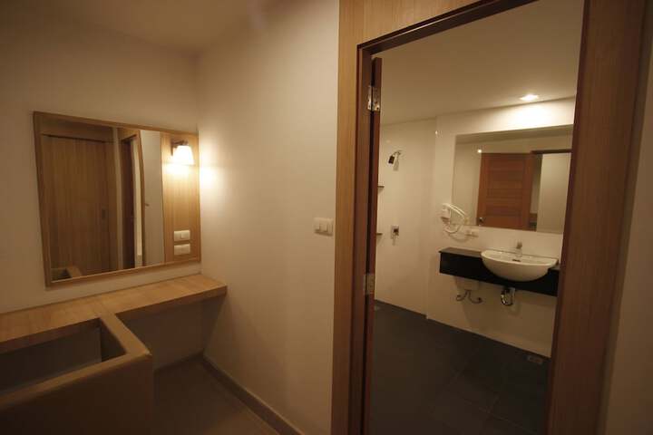 Room 19 of 42