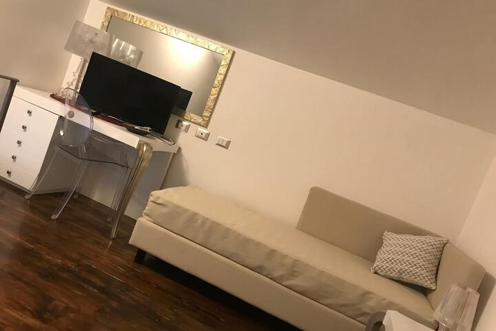 Room 15 of 37