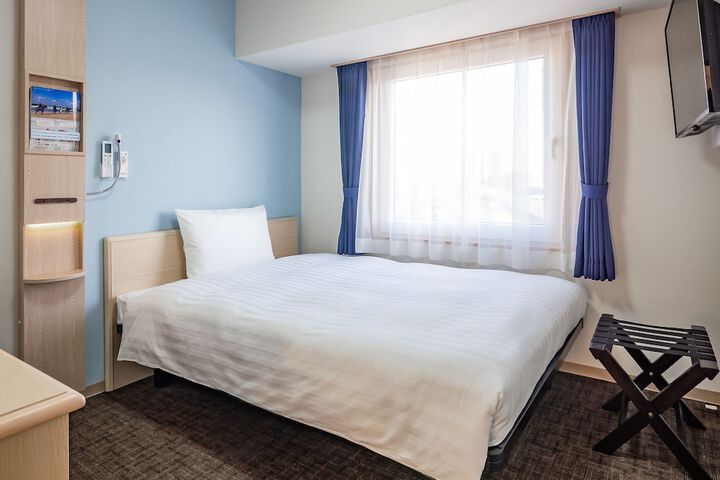 Room 4 of 34