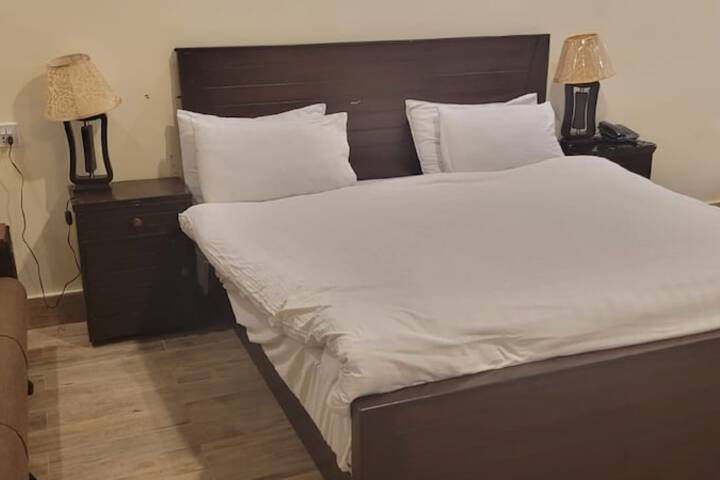 Room 12 of 29