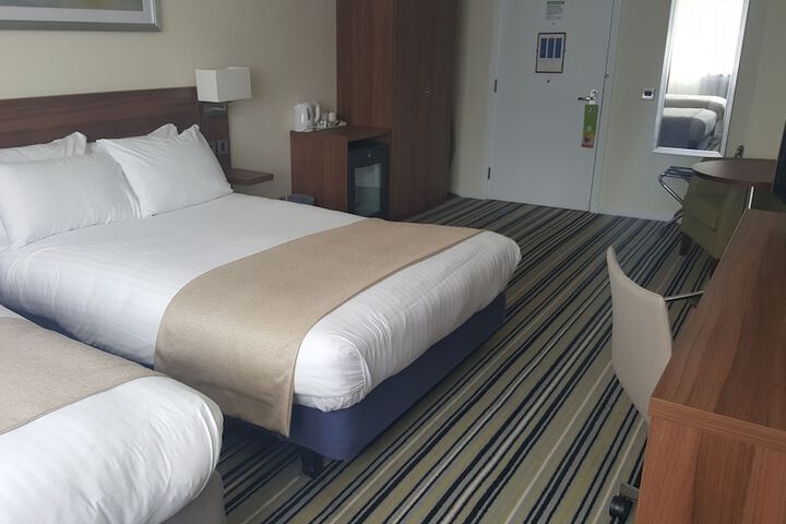 Room 6 of 109