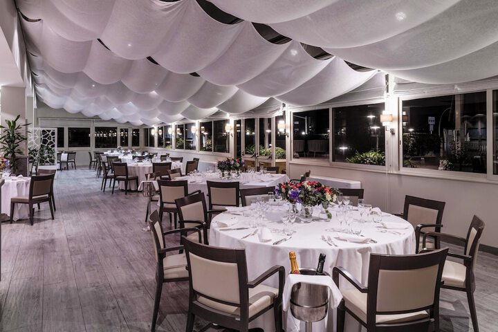 Ballroom/Hall 87 of 124