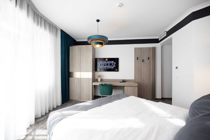 Room 15 of 42