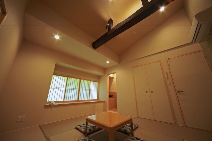 Room 17 of 83