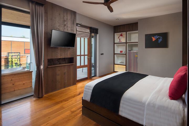Room 13 of 92