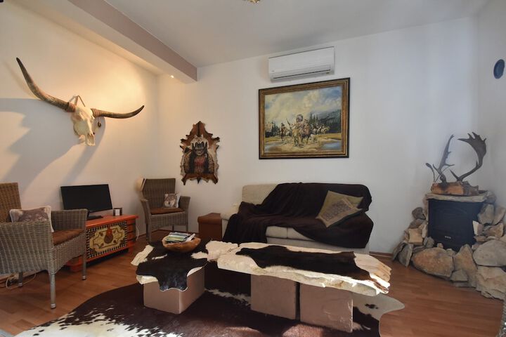 Room 9 of 40