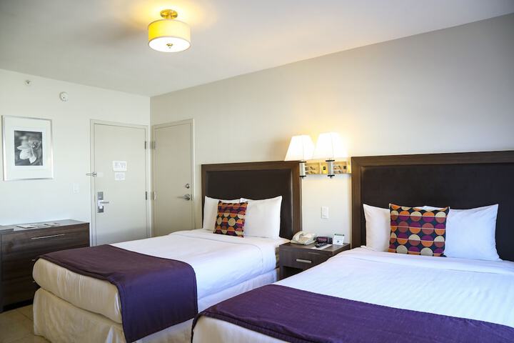 Standard Room, King or Two Doubles (7 of 7)