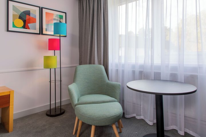 Room 57 of 194