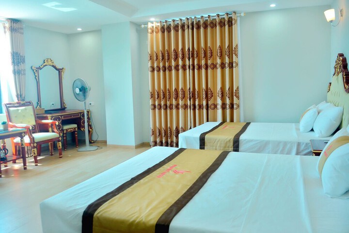 Room 11 of 37