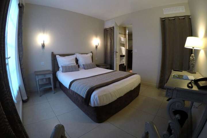Room 8 of 34