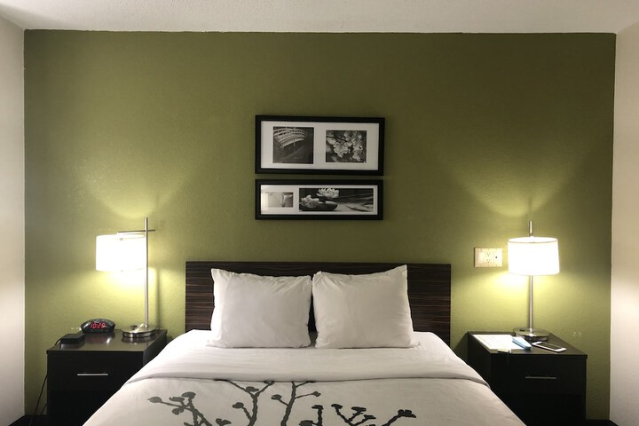 Room 11 of 50