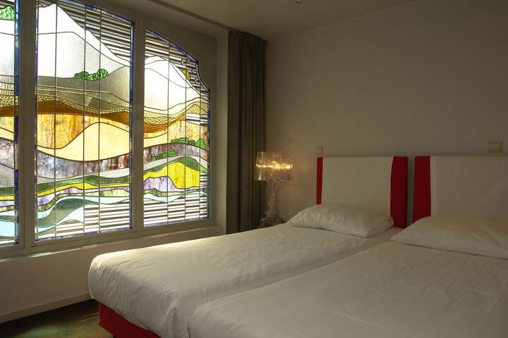 Room 3 of 15