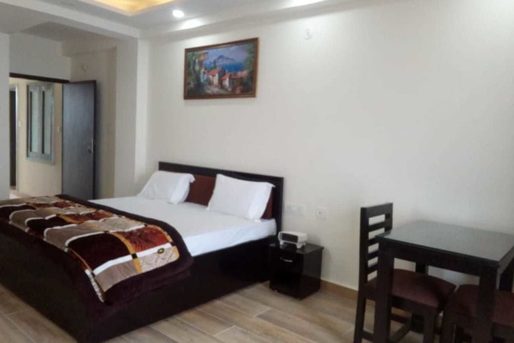 Room 5 of 13