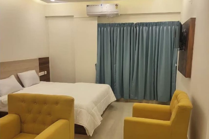 Room 5 of 14