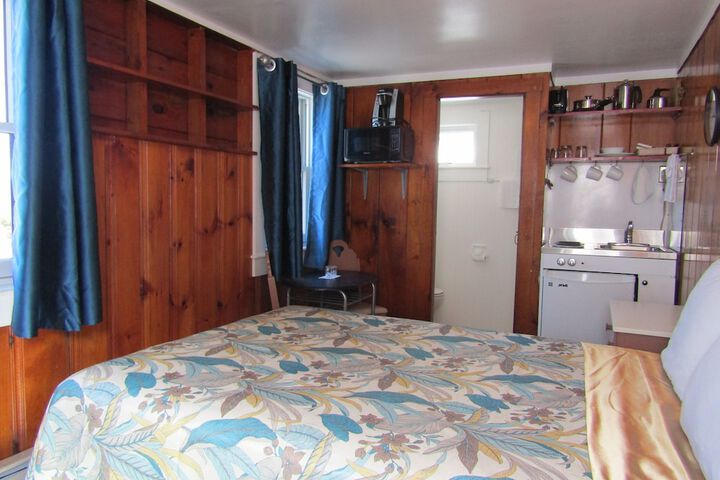Room 6 of 219