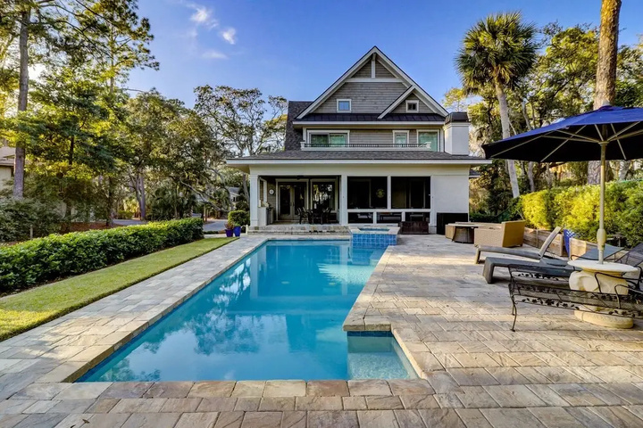 Pool 11 of 21