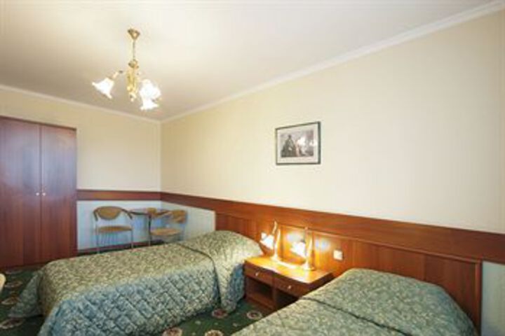Room 9 of 41