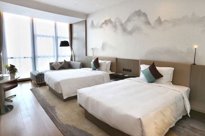Room 3 of 42