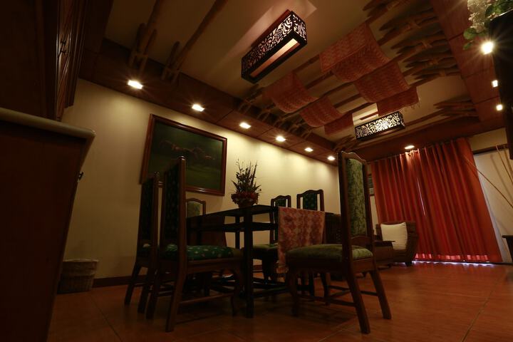 Dining Photos