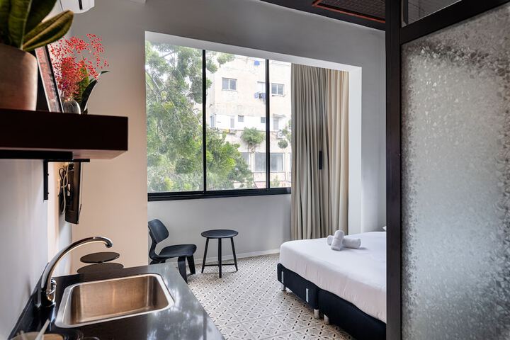 Room 28 of 57