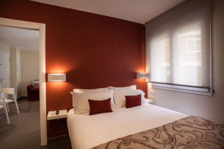 Room 105 of 211
