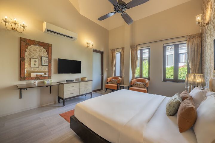 Room 9 of 25