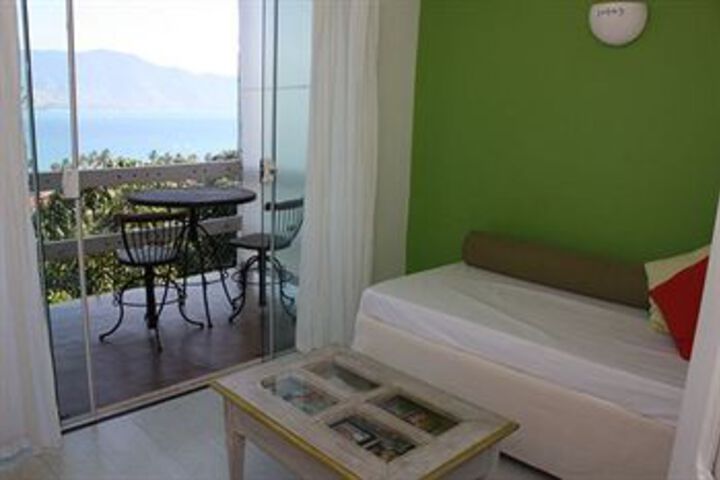 Room 10 of 46