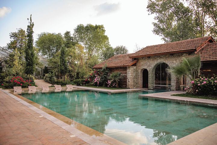 Pool 17 of 34