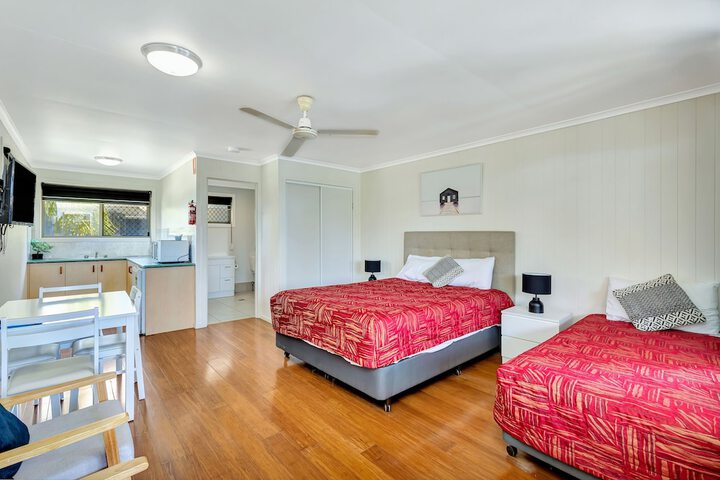 Room 7 of 65