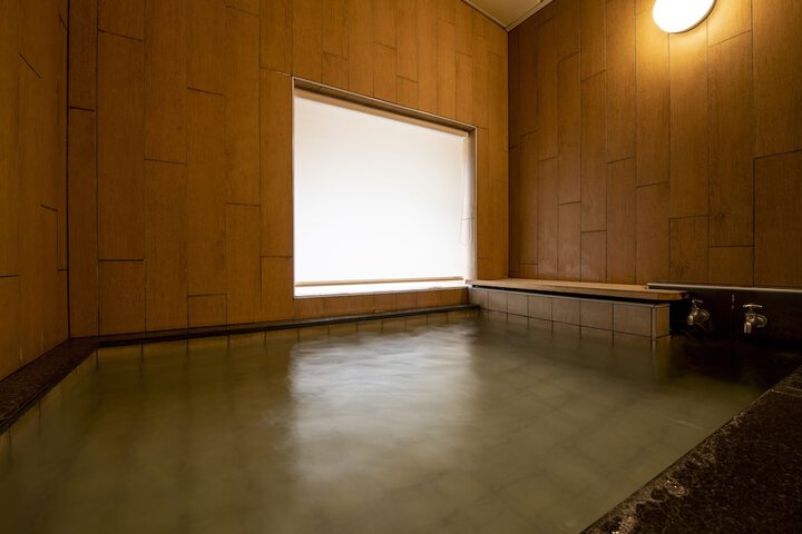 Room 28 of 62