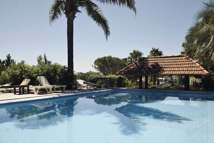Pool 21 of 41