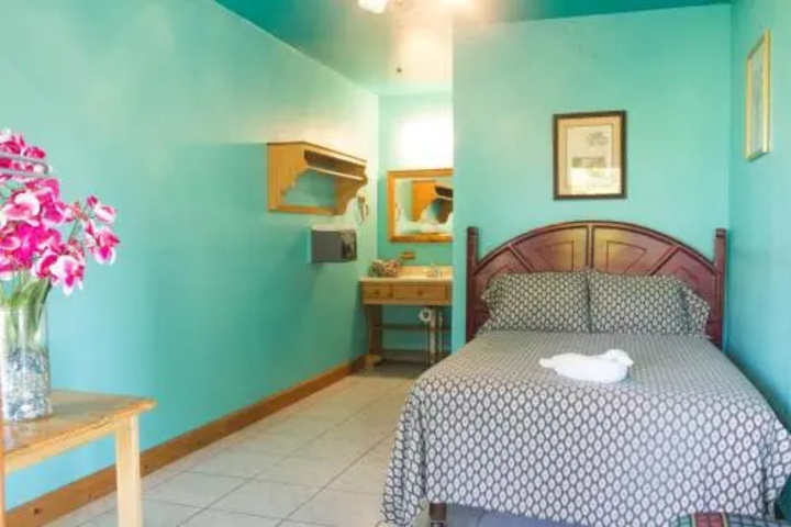 Room 3 of 18