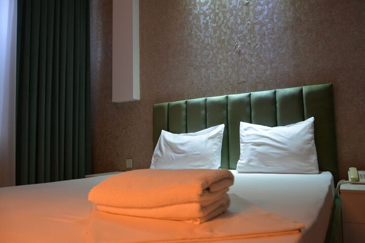 Room 5 of 78